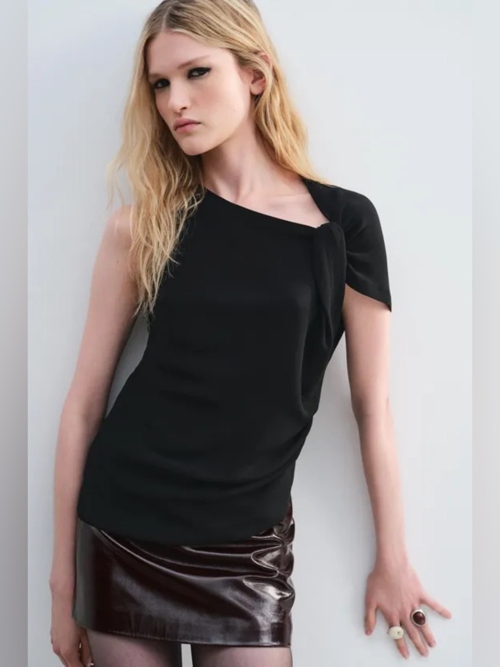 Zara Black Sleeveless Knot-Detail Blouse
